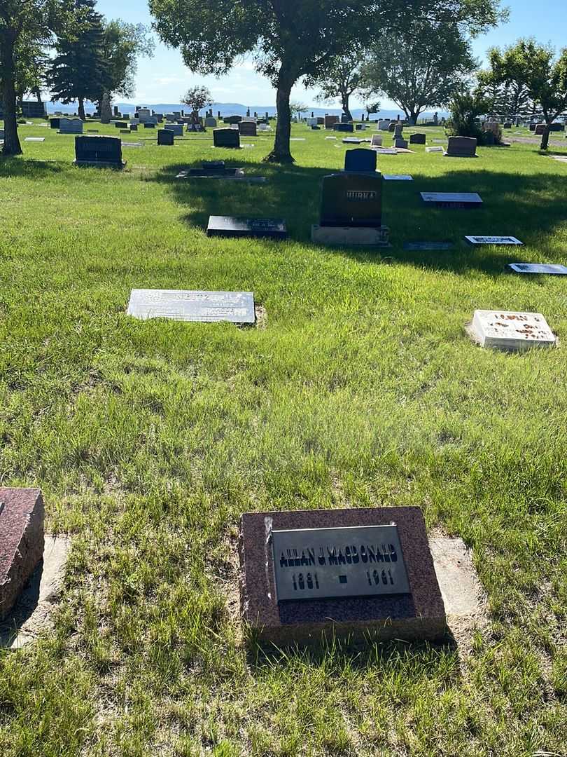 Allan John MacDonald's grave. Photo 2
