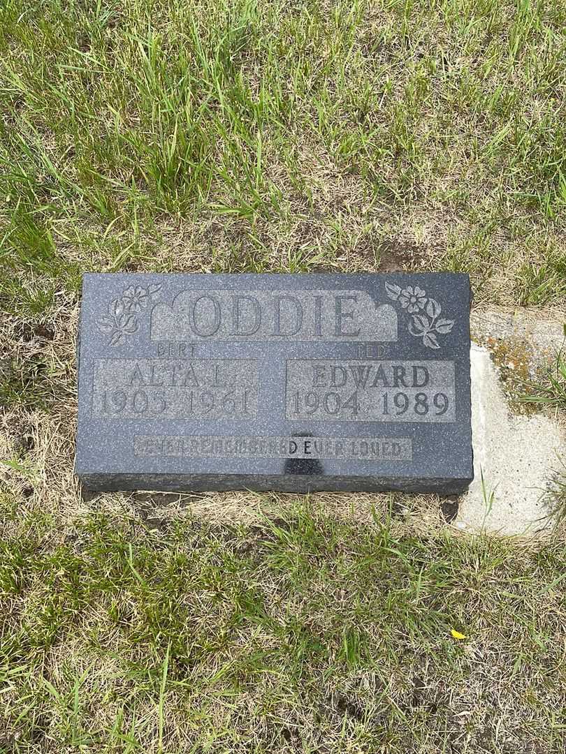 Edward "Ted" Oddie's grave. Photo 1