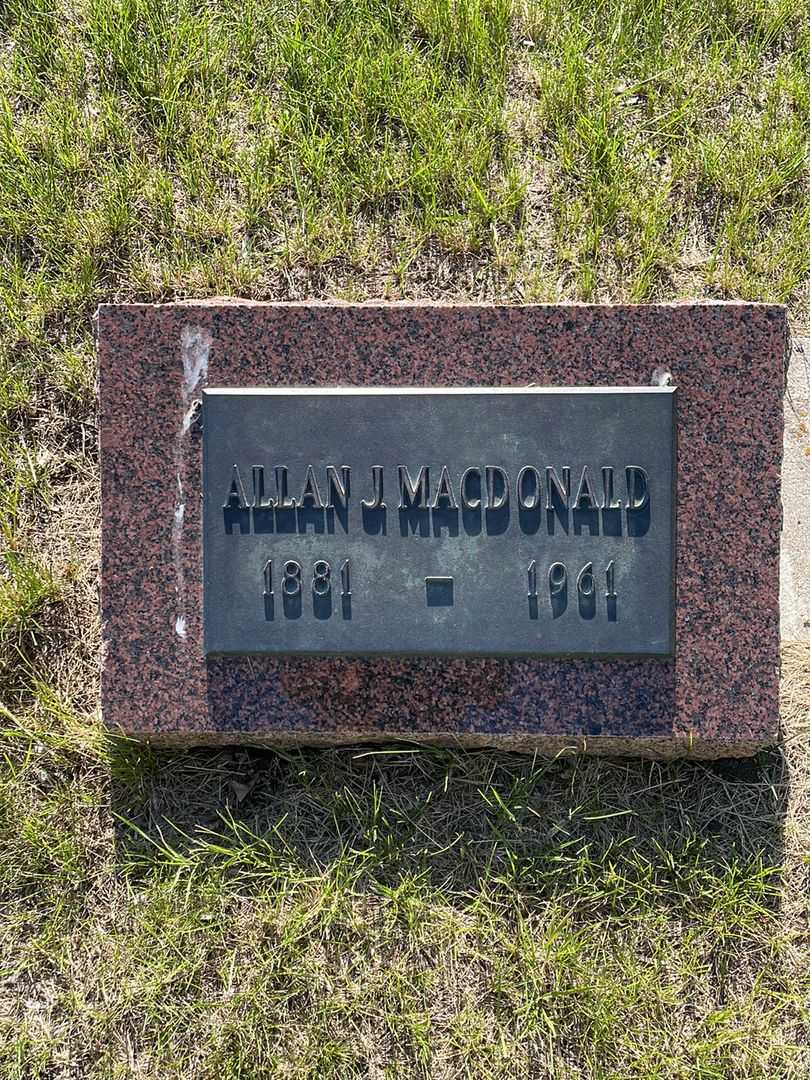 Allan John MacDonald's grave. Photo 1