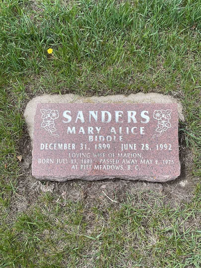 Marion Sanders's grave. Photo 1