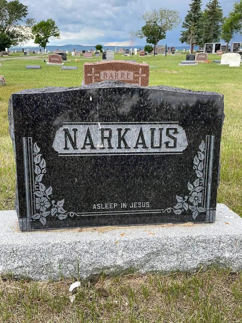 Hilda Mary Narkaus's grave. Photo 1