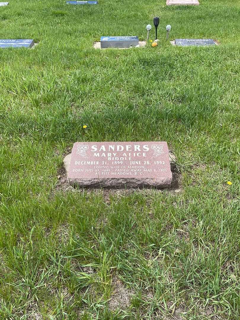 Marion Sanders's grave. Photo 2