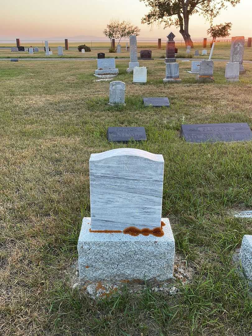 Edward Gordon Kerr's grave. Photo 2