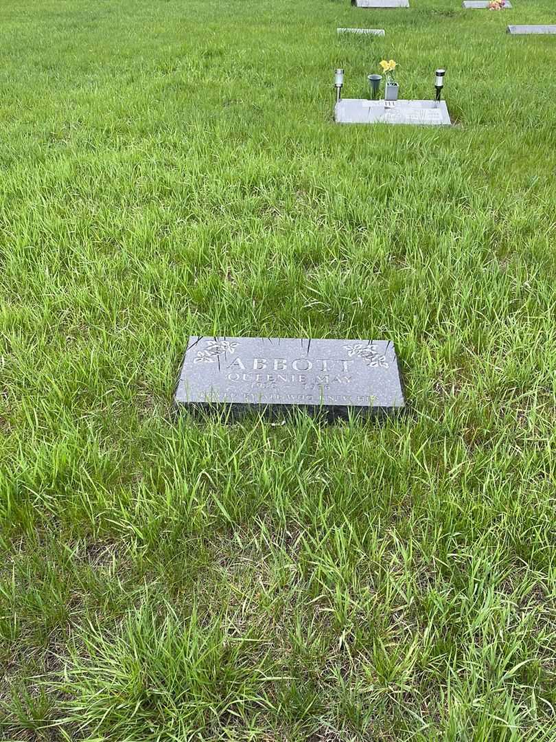 Queenie May Abbott's grave. Photo 2