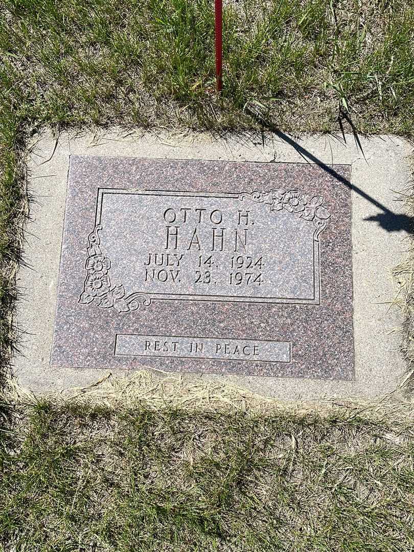 Otto Heinz Hahn's grave. Photo 1