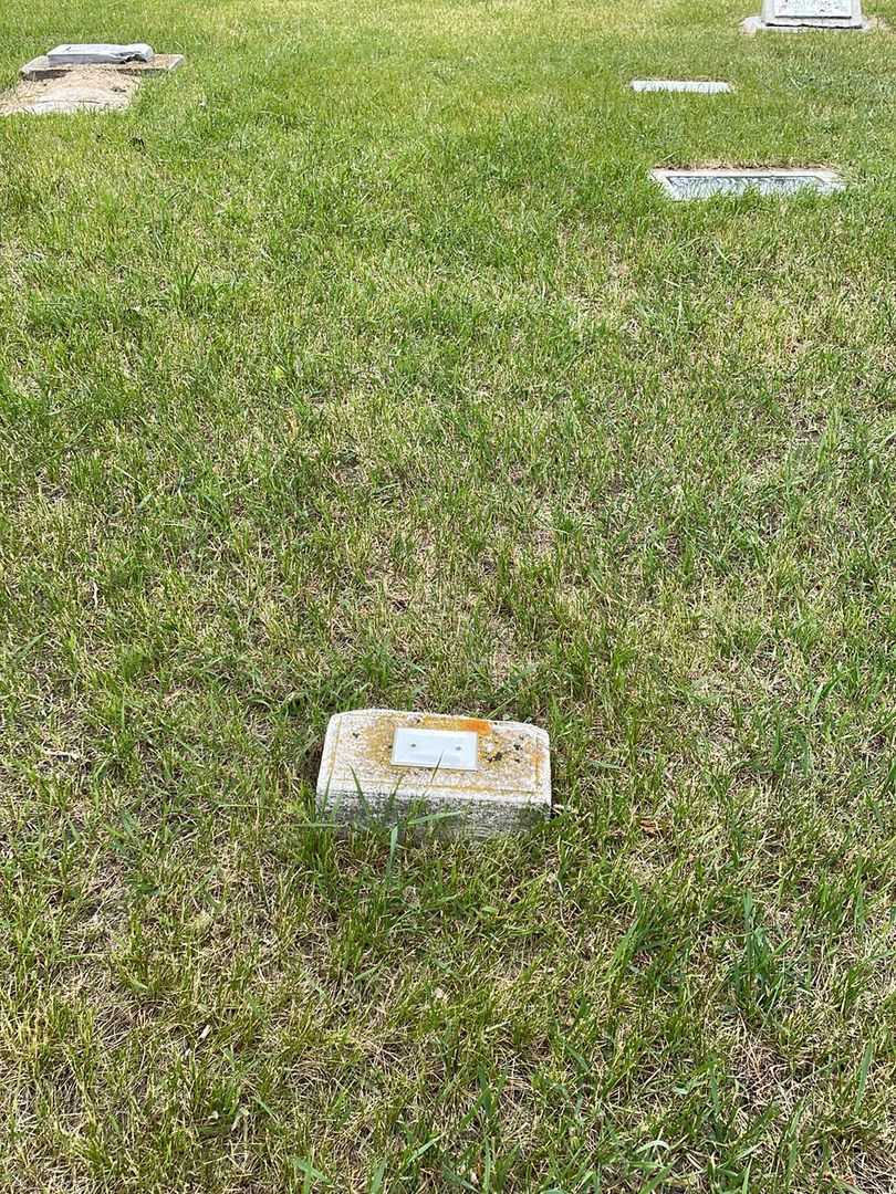 Kenneth O'Neill's grave. Photo 2