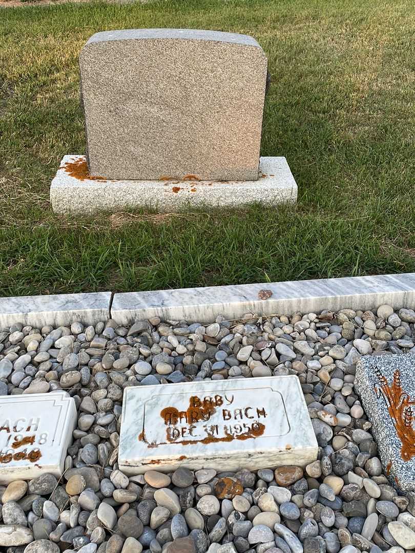 Beatrice Mary "Betty" Bach's grave. Photo 3