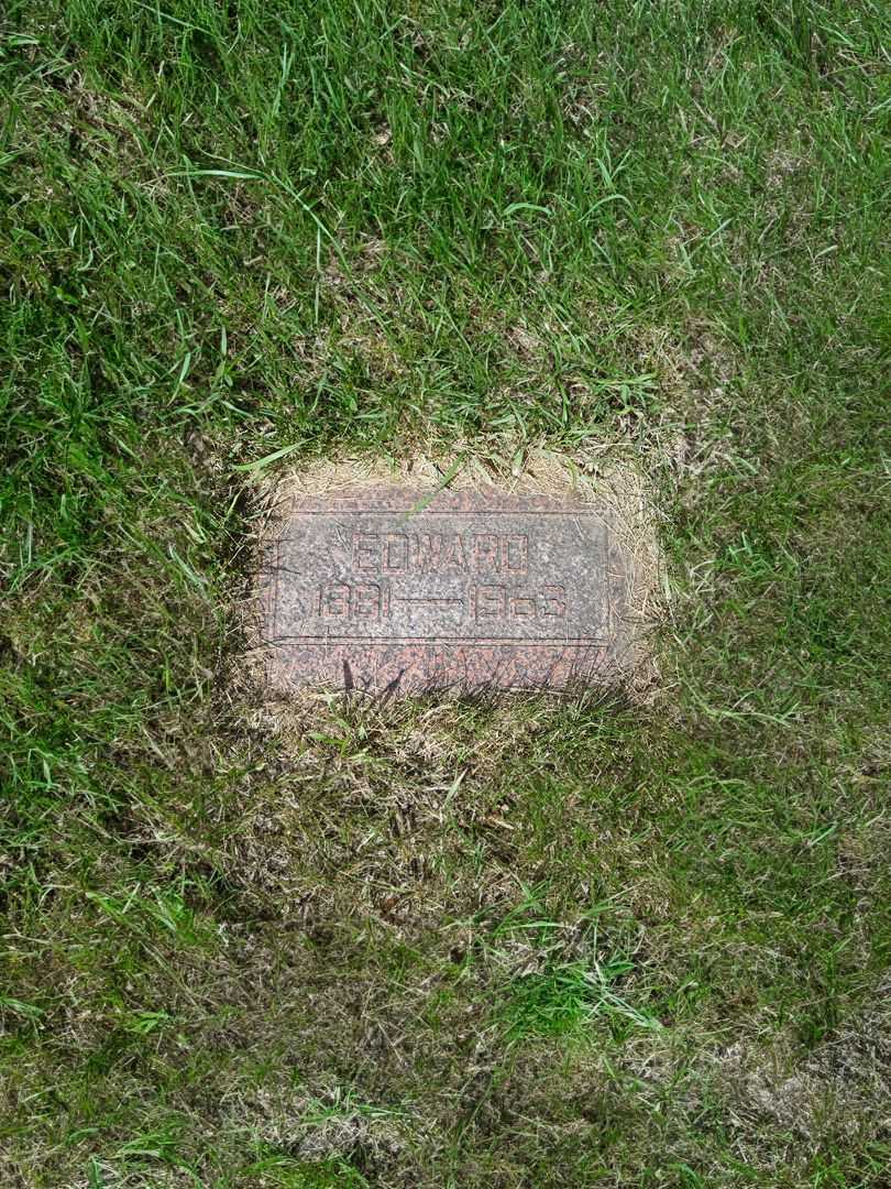Edward Angus MacKay's grave. Photo 2