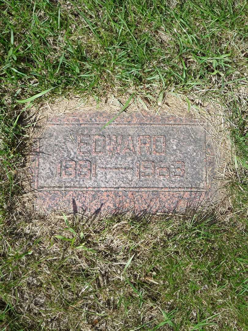 Edward Angus MacKay's grave. Photo 3
