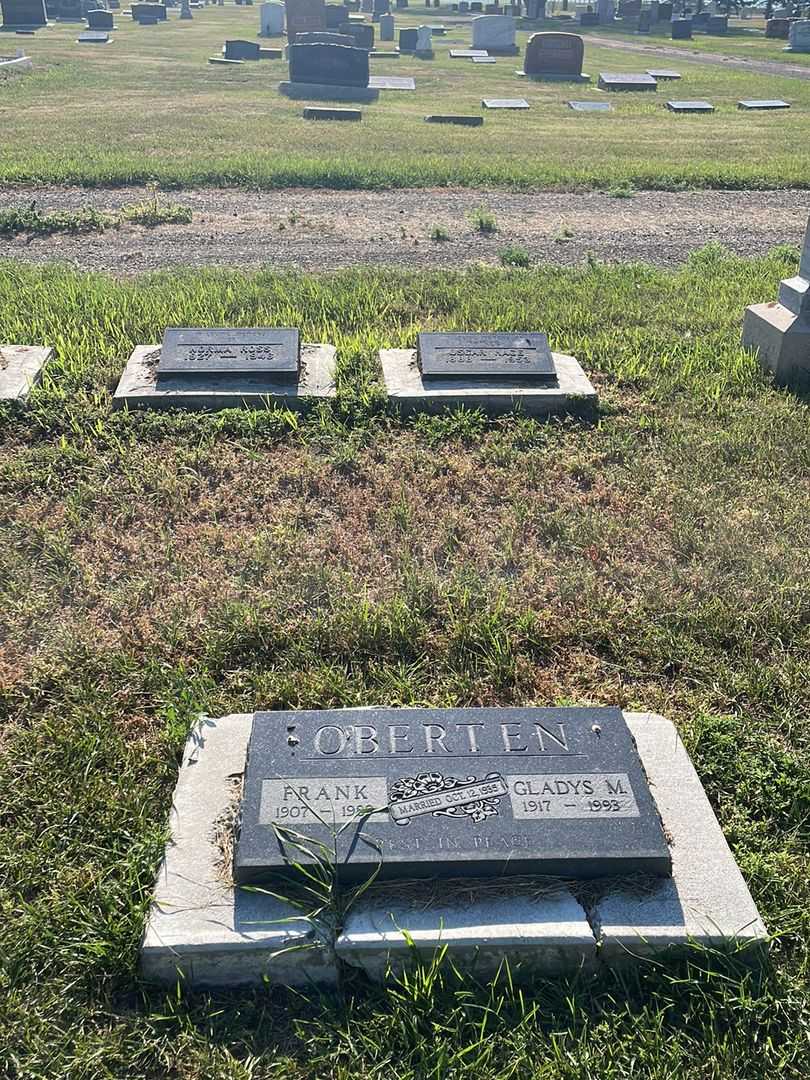 Frank Oberten's grave. Photo 2