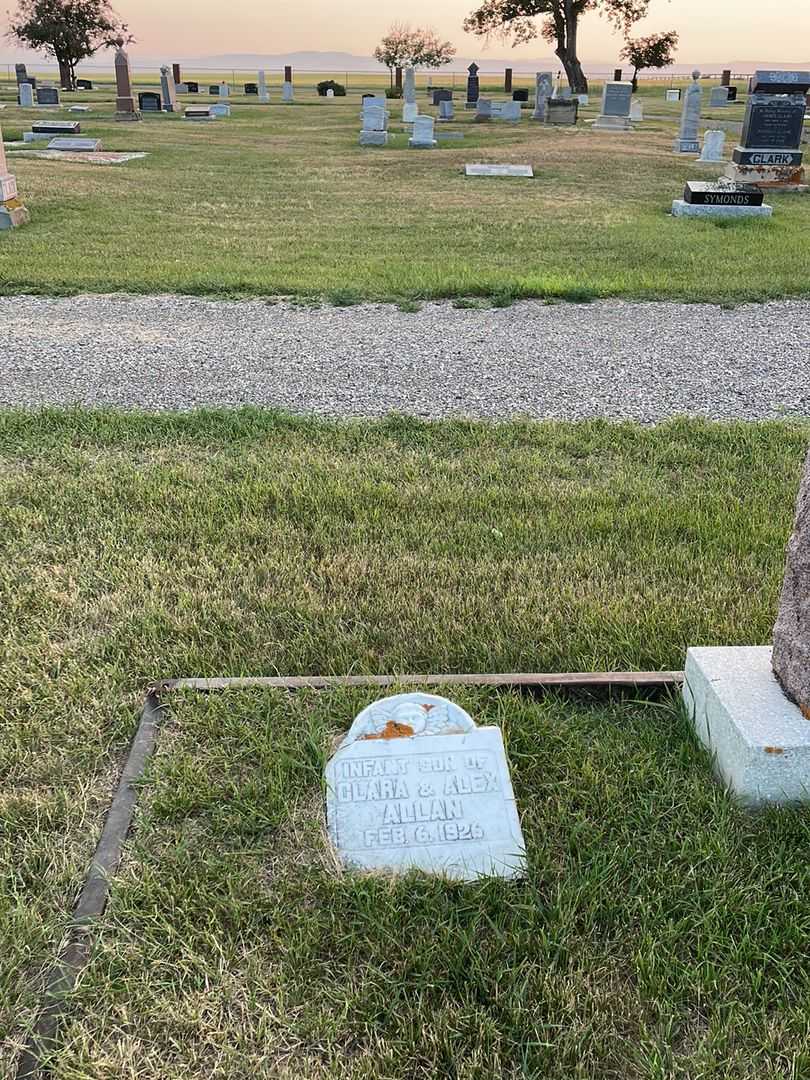 Betty Jean Allan's grave. Photo 4