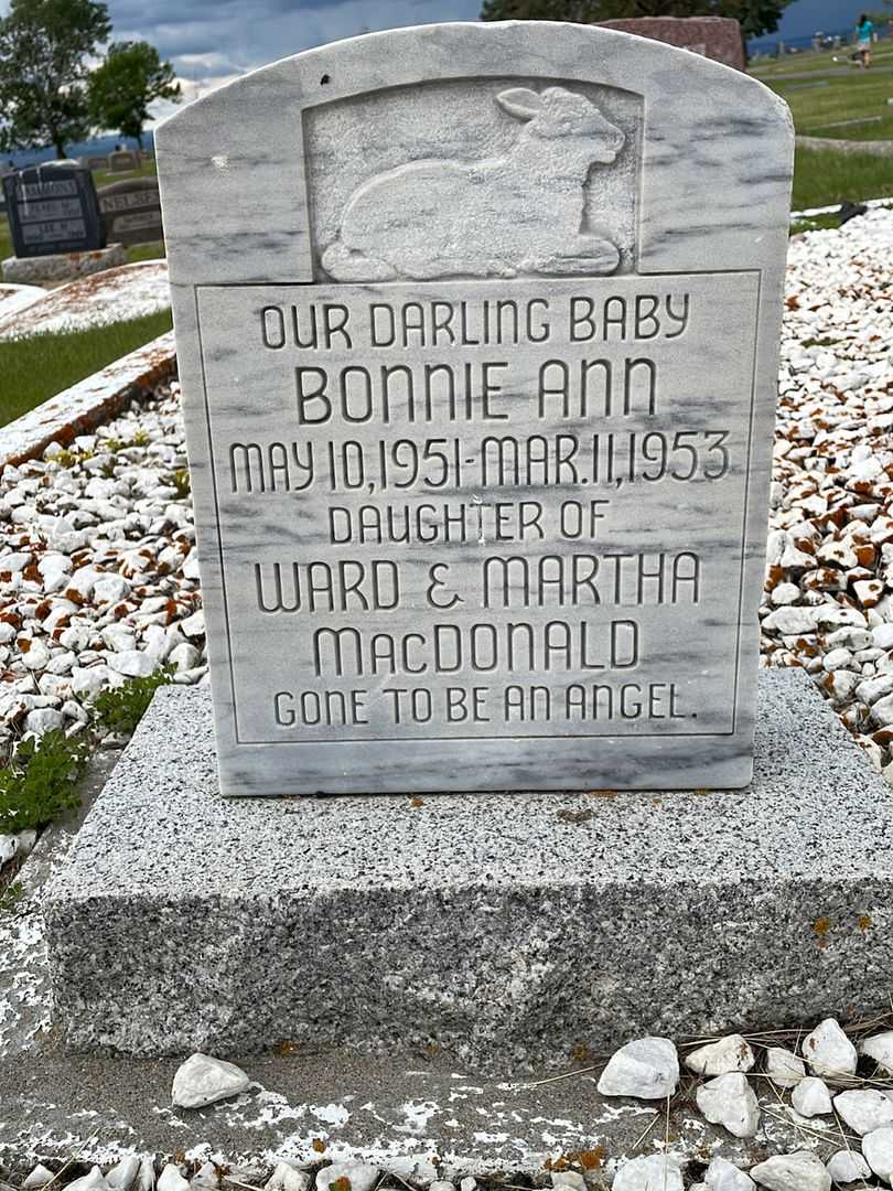 Bonnie Ann MacDonald's grave. Photo 1
