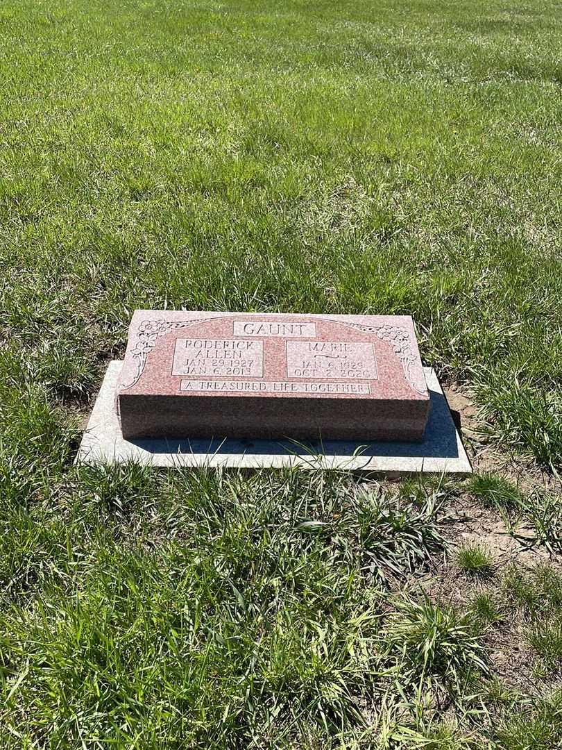 Roderick Alan Gaunt's grave. Photo 2