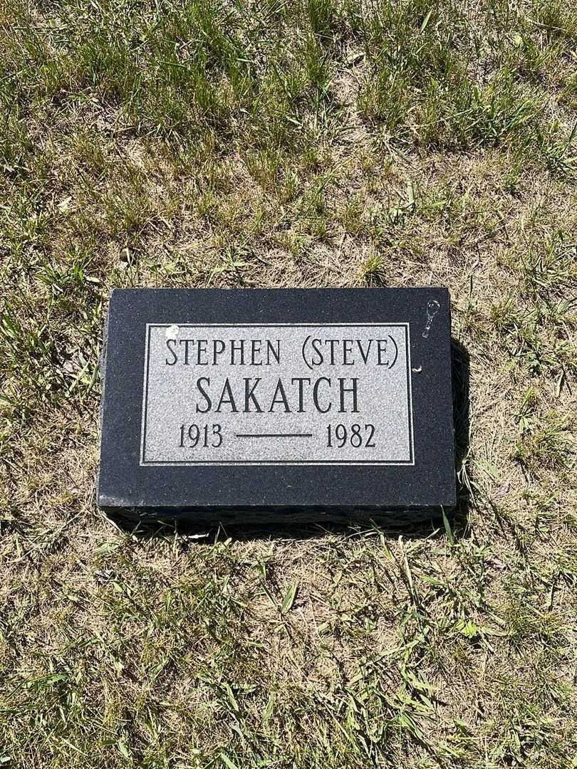 Stephen "Steve" Sakatch's grave. Photo 1