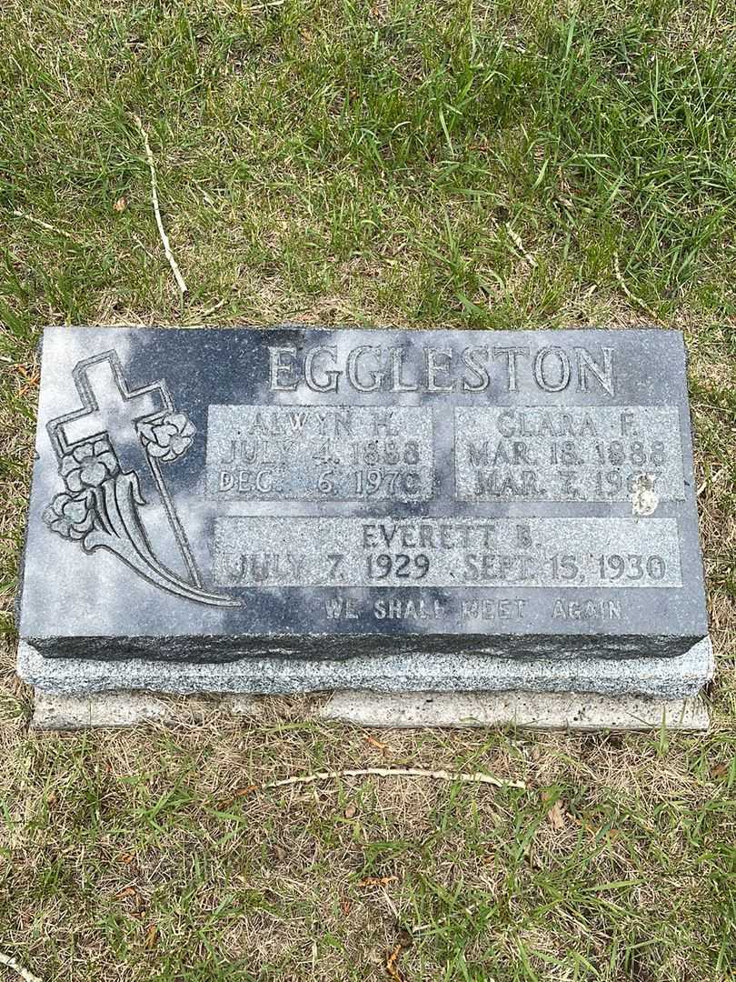Clara Fay Eggleston's grave. Photo 1