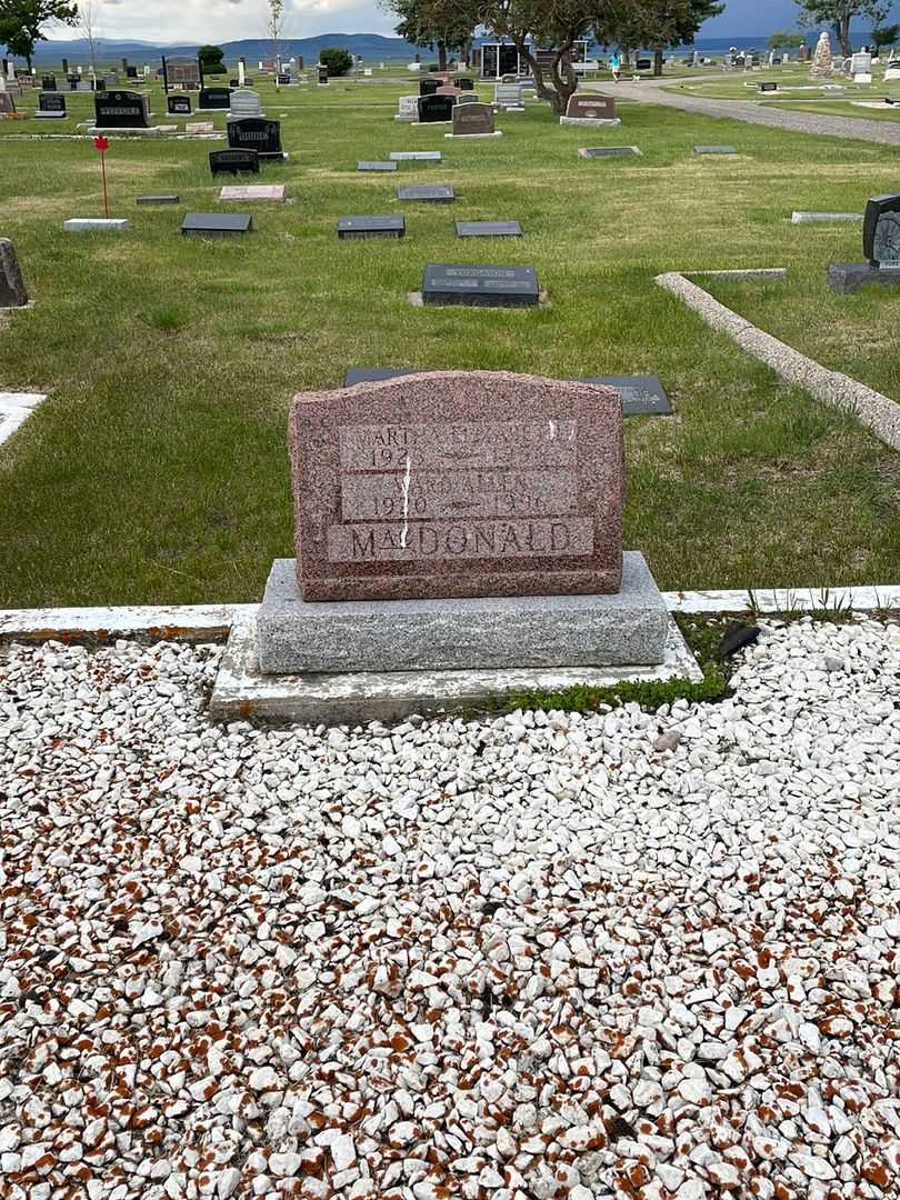 Ward Allen MacDonald's grave. Photo 2