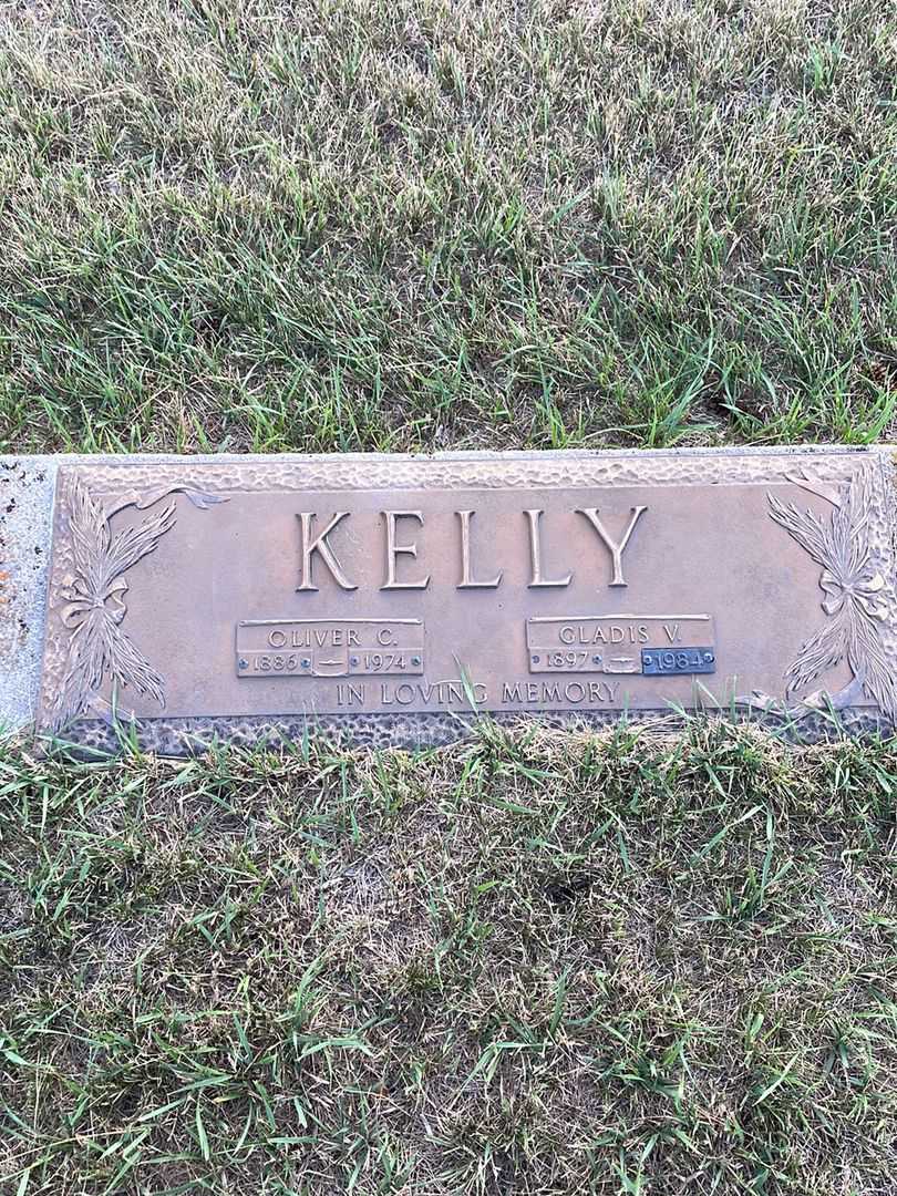 Gladis Victoria Kelly's grave. Photo 1