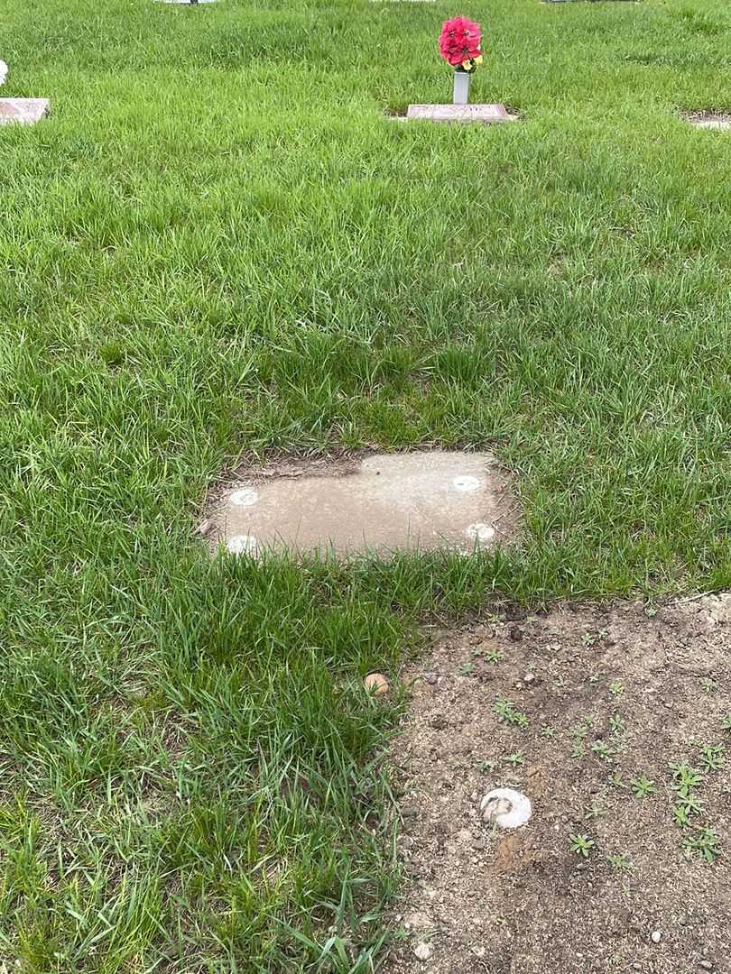 Luise Gertrude Eberl's grave. Photo 2