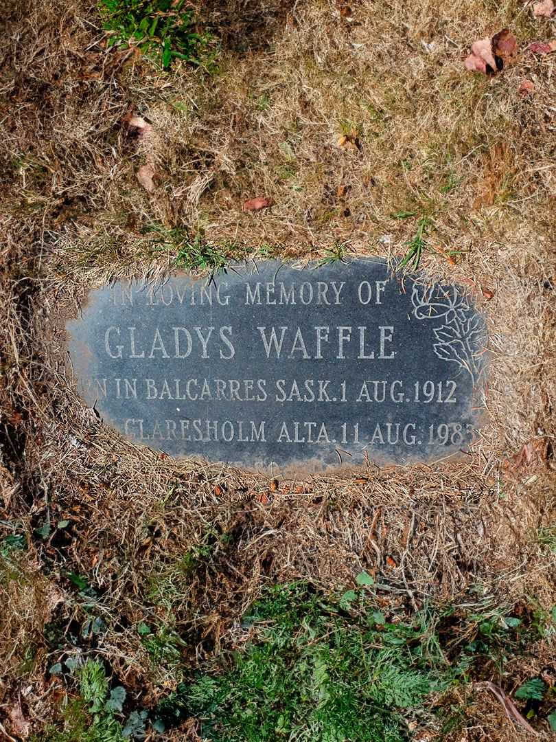 Gladys Waffle's grave. Photo 1