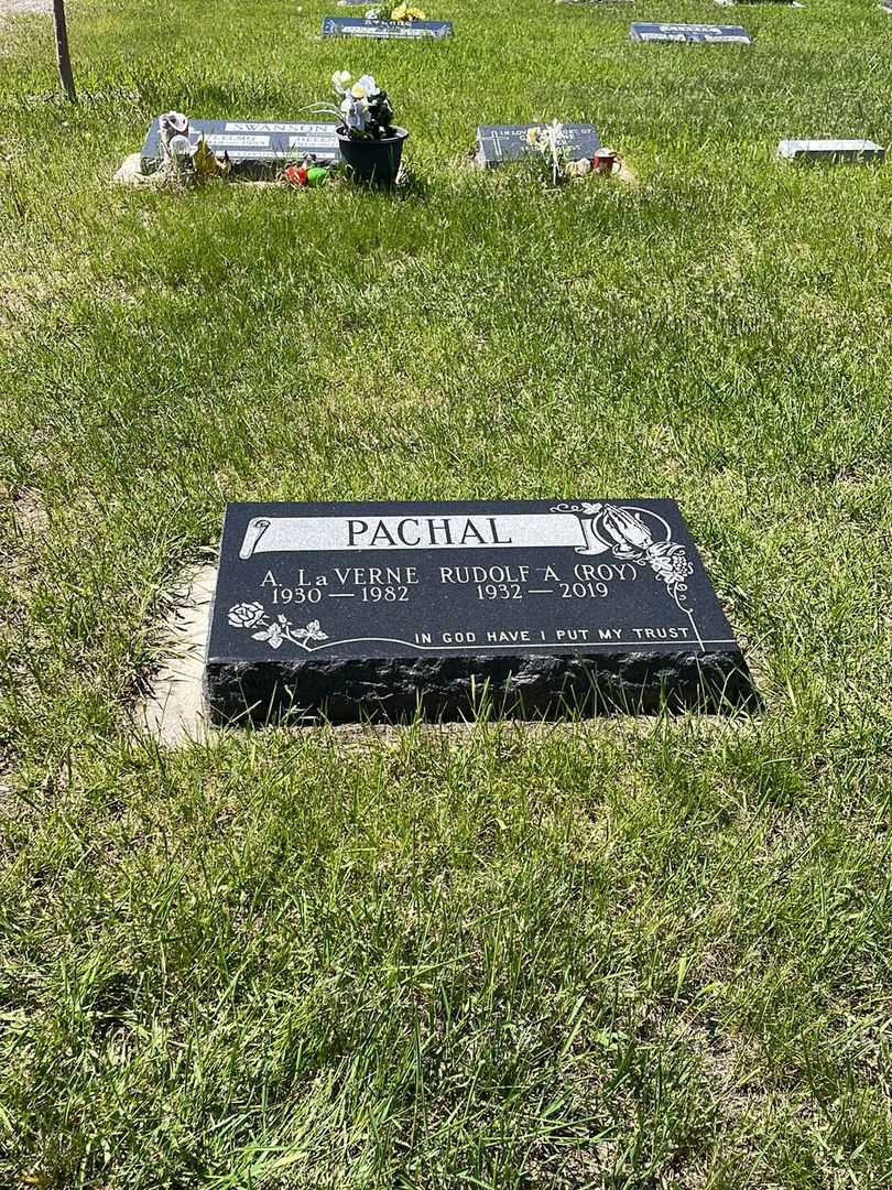 Anna LaVerne Pachal's grave. Photo 2
