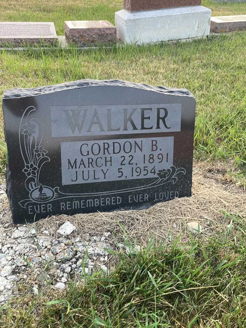 Gordon Beverly Walker's grave. Photo 5