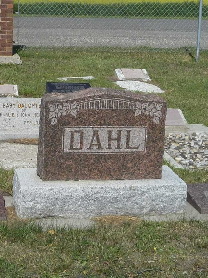 John Dahl's grave. Photo 1