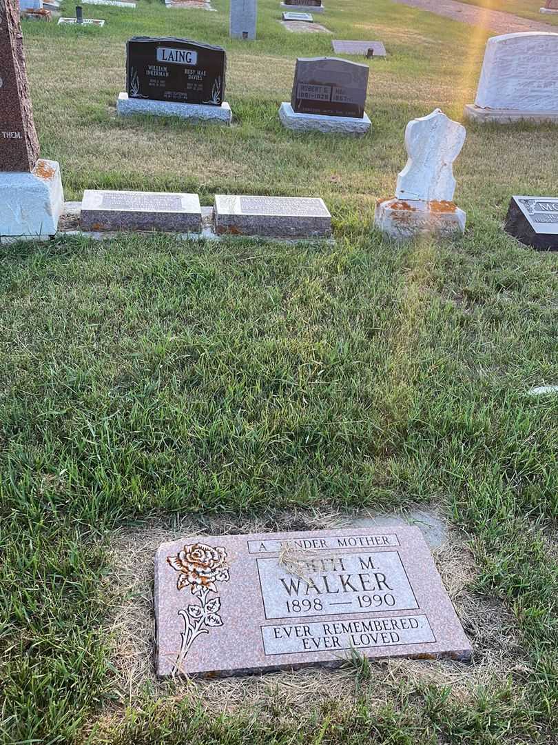 Edith M. Walker's grave. Photo 2