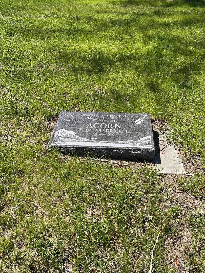 Frederick Gerald "Ted" Acorn's grave. Photo 2