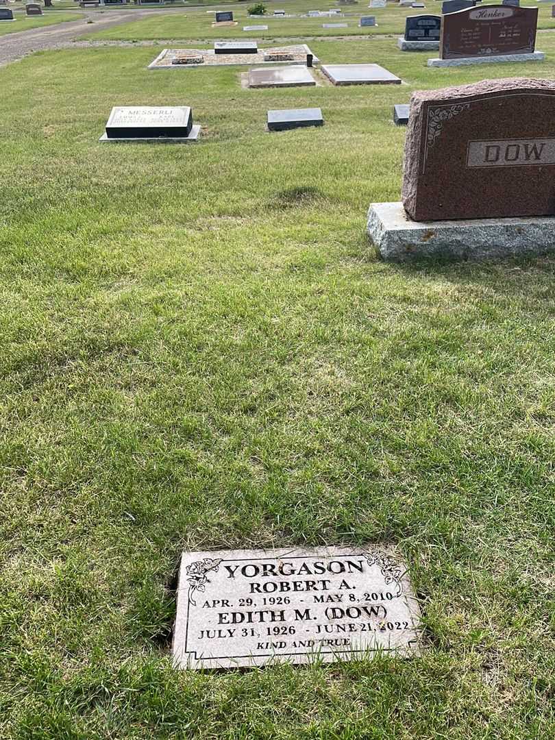 Robert Allan Yorgason's grave. Photo 2