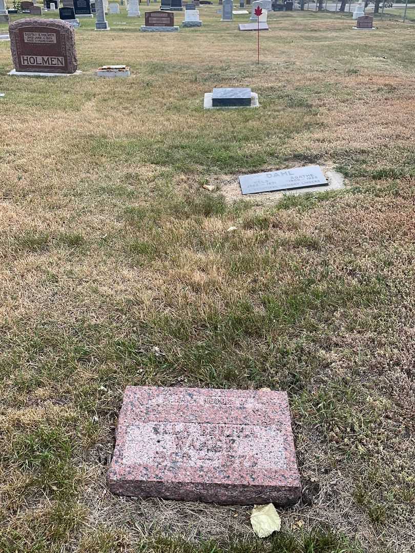Ella Anna Bertha Waack's grave. Photo 2