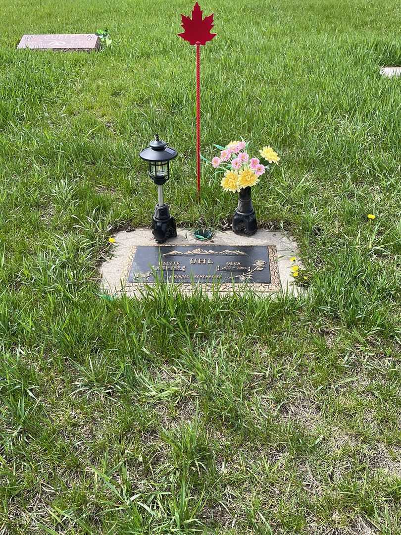 Olga Uhl's grave. Photo 2