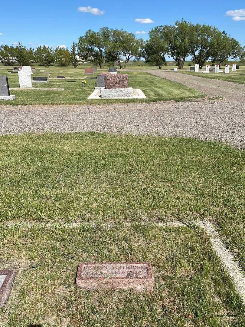Dennis Carter Taitinger's grave. Photo 2