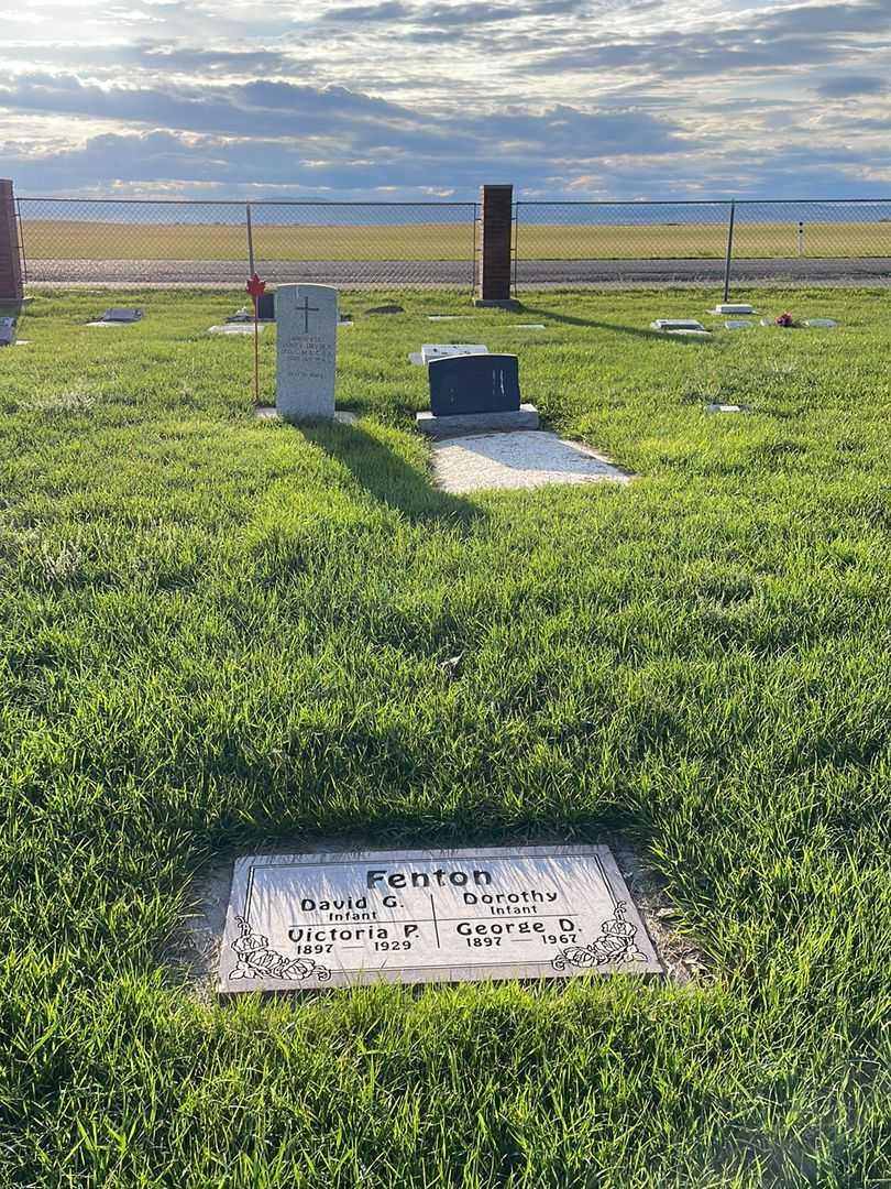 Dorothy Fenton's grave. Photo 2