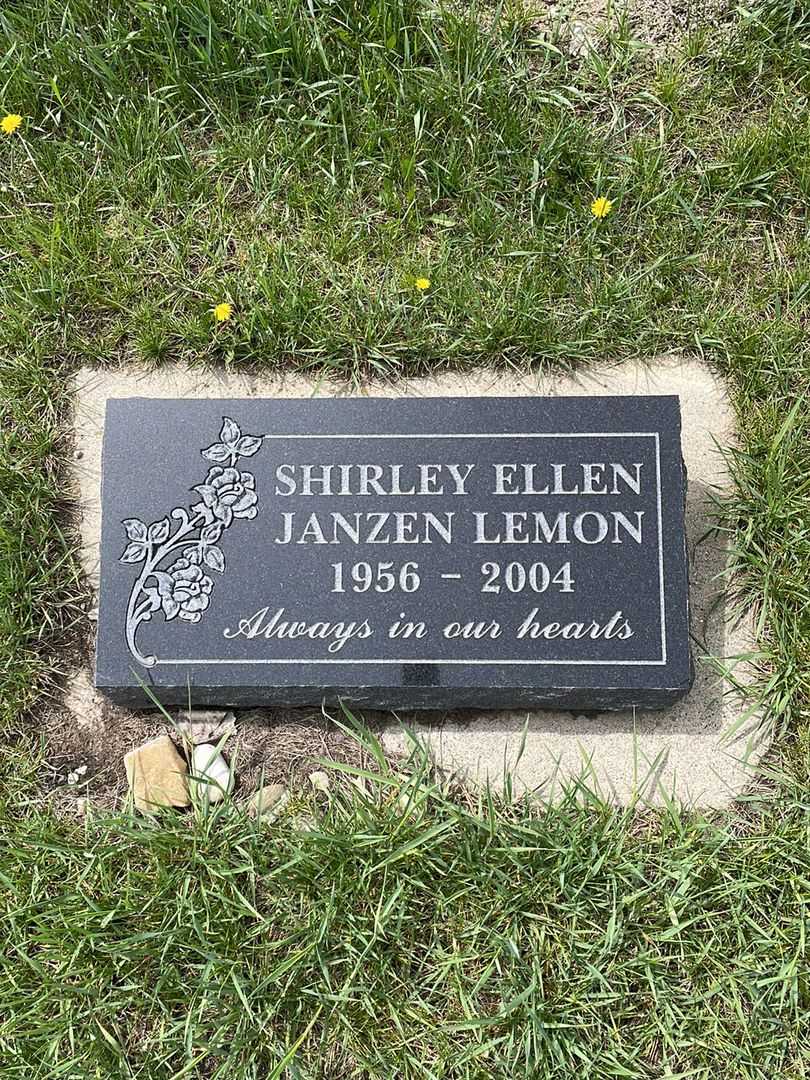 Shirley Ellen Janzen Lemon's grave. Photo 1