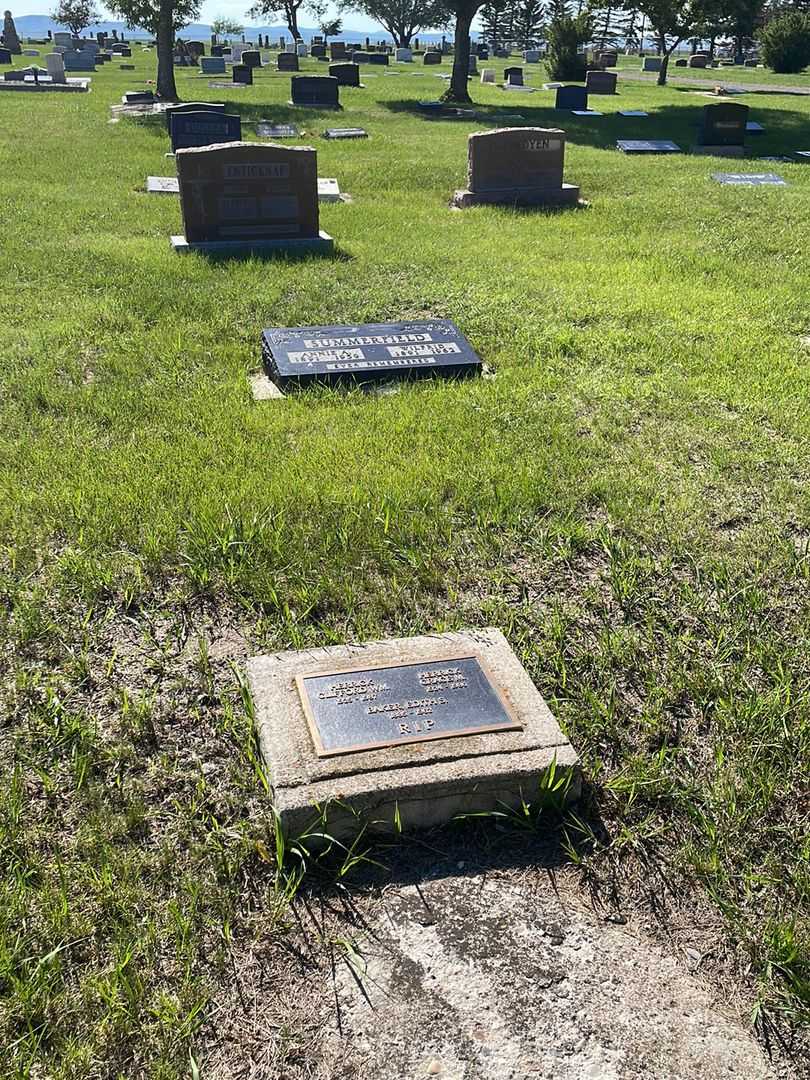 Edith Sara Baker's grave. Photo 2