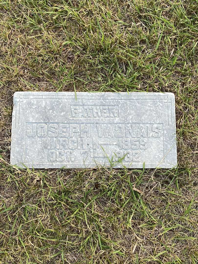 Joseph Vadnais's grave. Photo 3