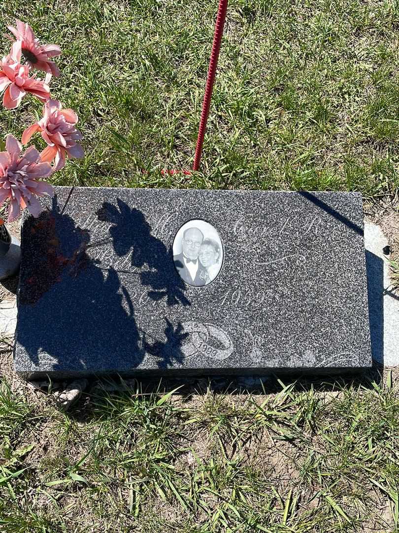 William Henry Wale's grave. Photo 1