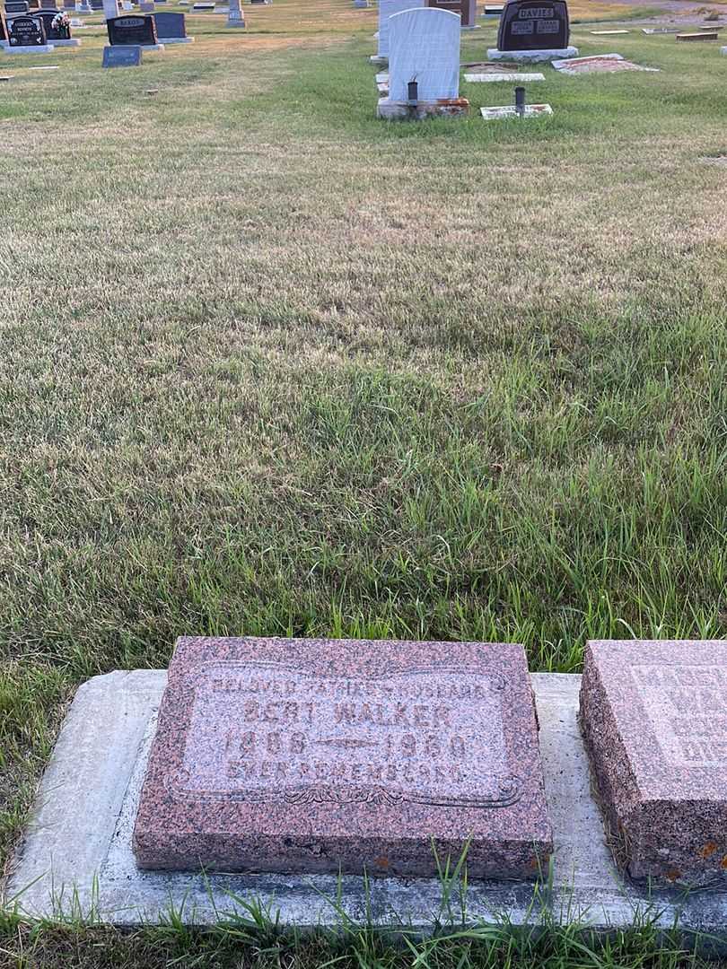 Ira Bertram "Bert" Walker's grave. Photo 2