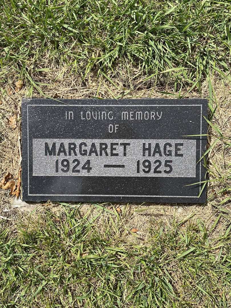 Margaret Adline Hage's grave. Photo 1