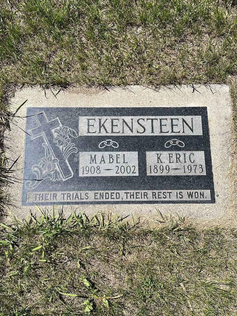 Mabel Ekensteen's grave. Photo 1