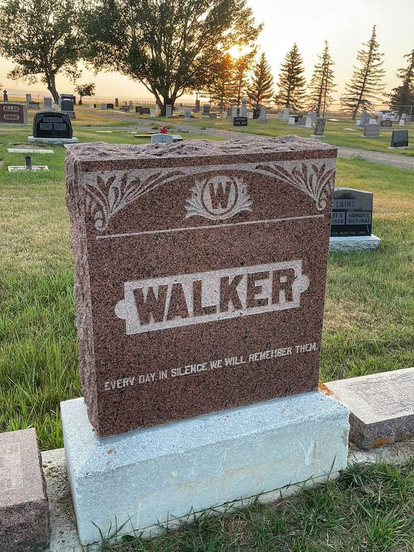 Beverly Edward Walker's grave. Photo 1