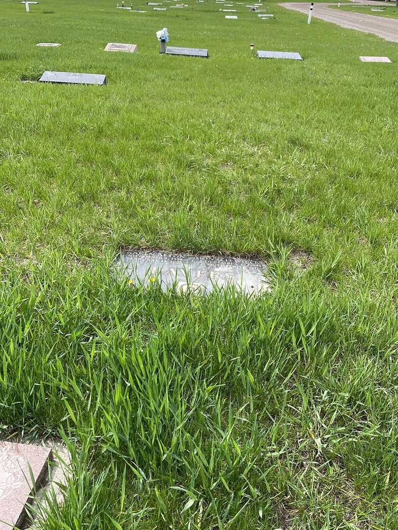 Karen Afton Lavers's grave. Photo 3