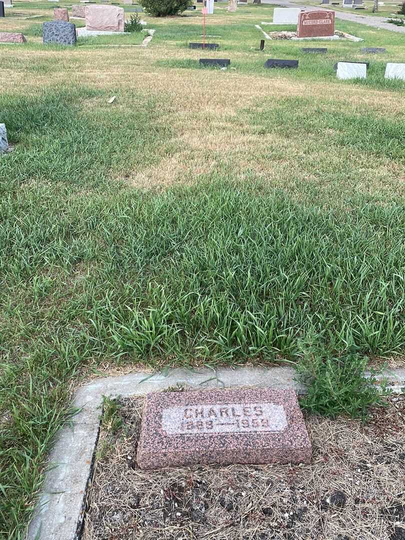 Charles Burton Yokom's grave. Photo 2