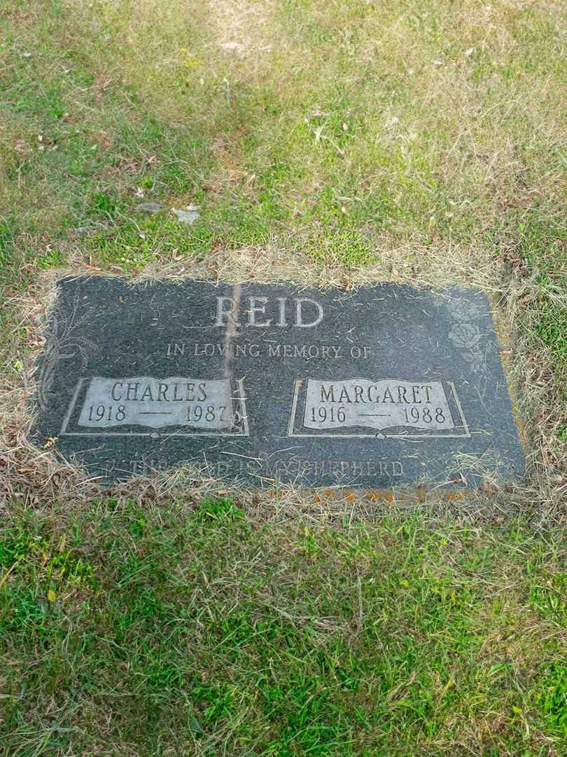 Charles Edgar Reid's grave. Photo 1