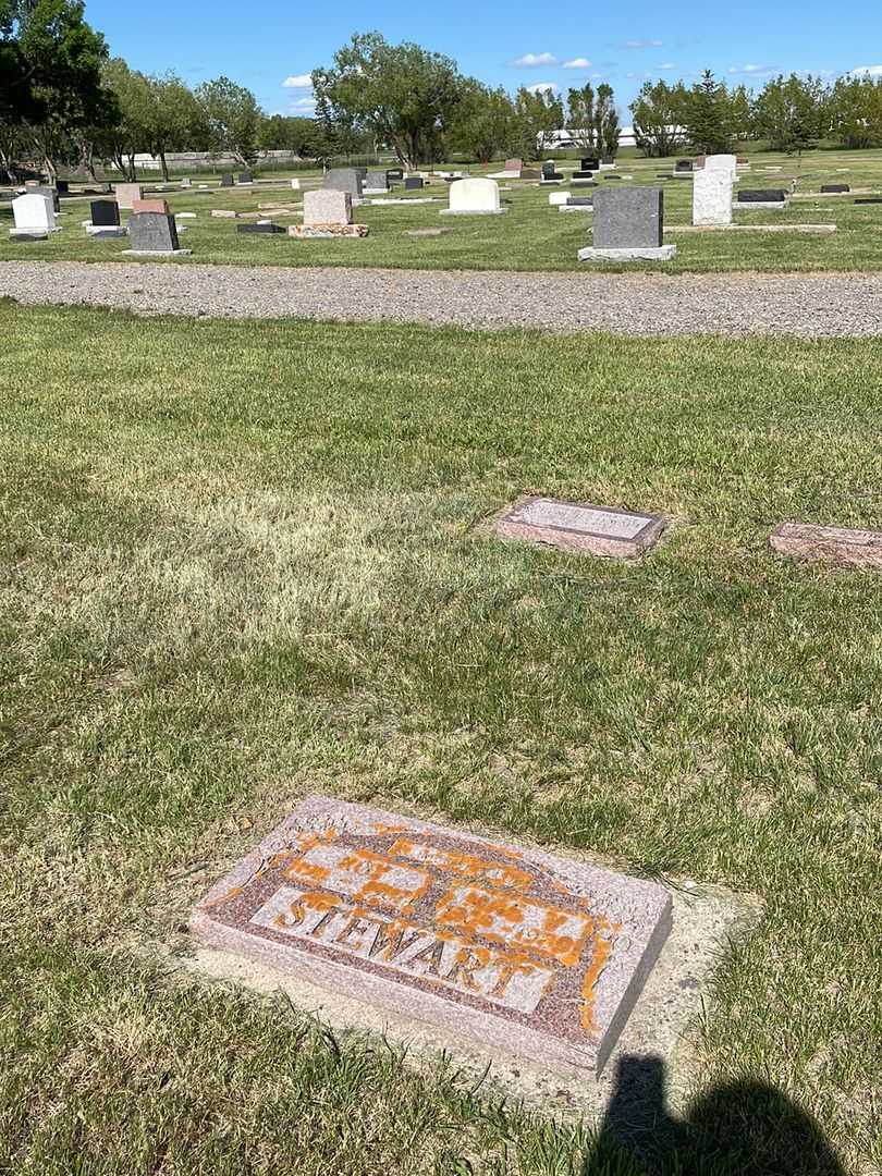 Mae Virginia Taitinger Stewart's grave. Photo 2