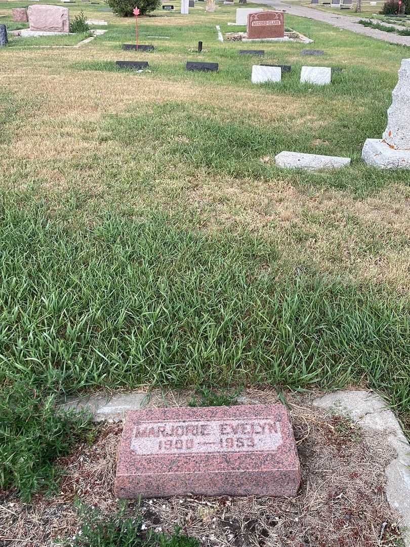 Marjorie Evelyn Yokom's grave. Photo 2
