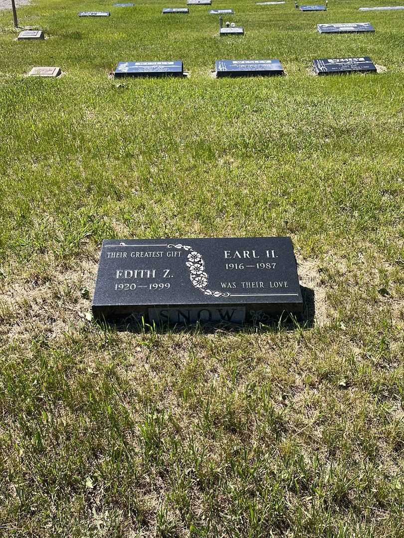 Edith Zemp Snow's grave. Photo 2