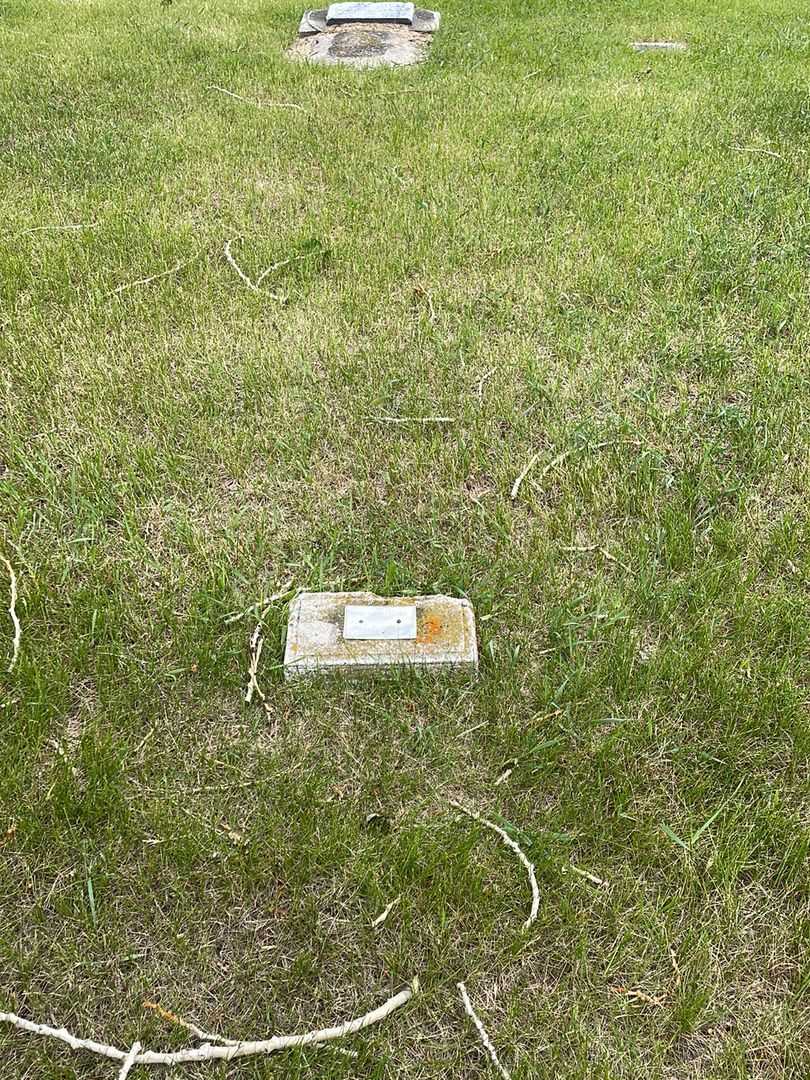 Kenneth O'Neill's grave. Photo 3