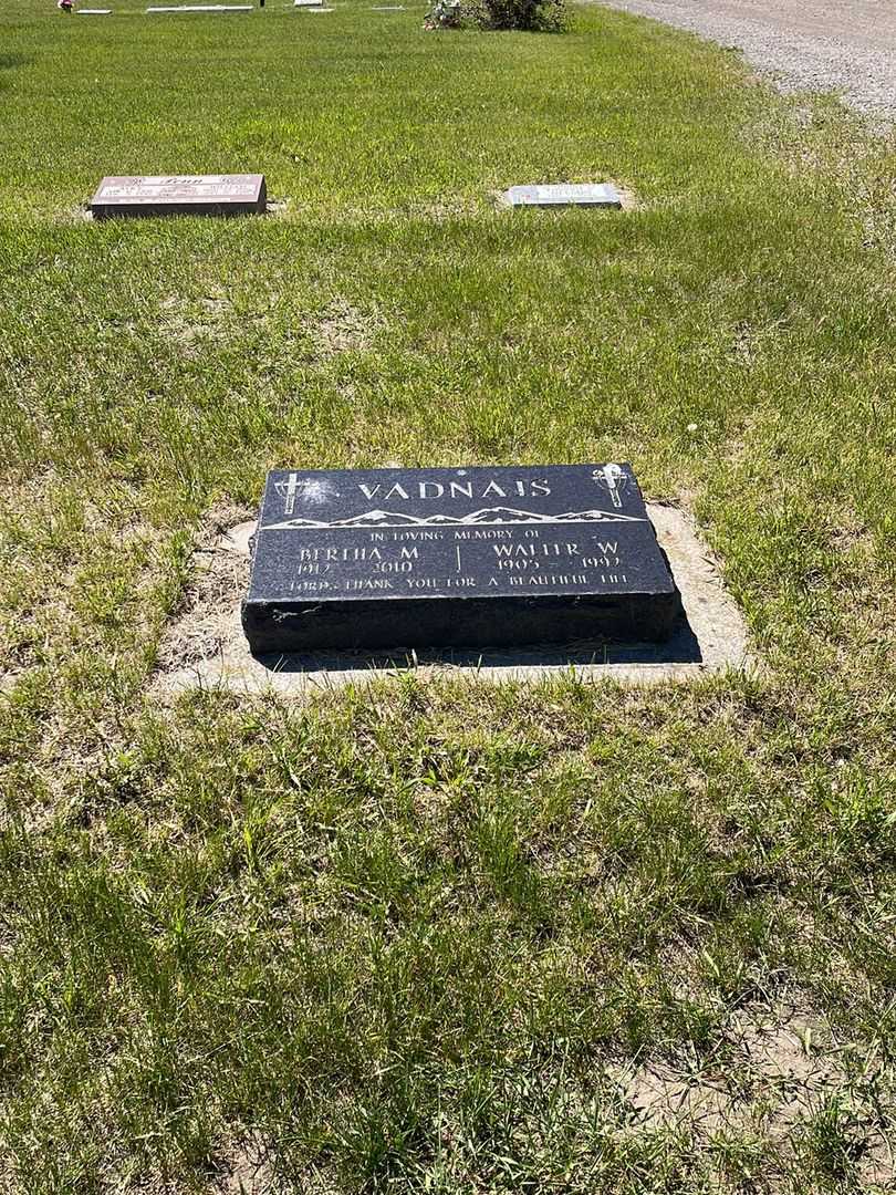 Walter William Vadnais's grave. Photo 2