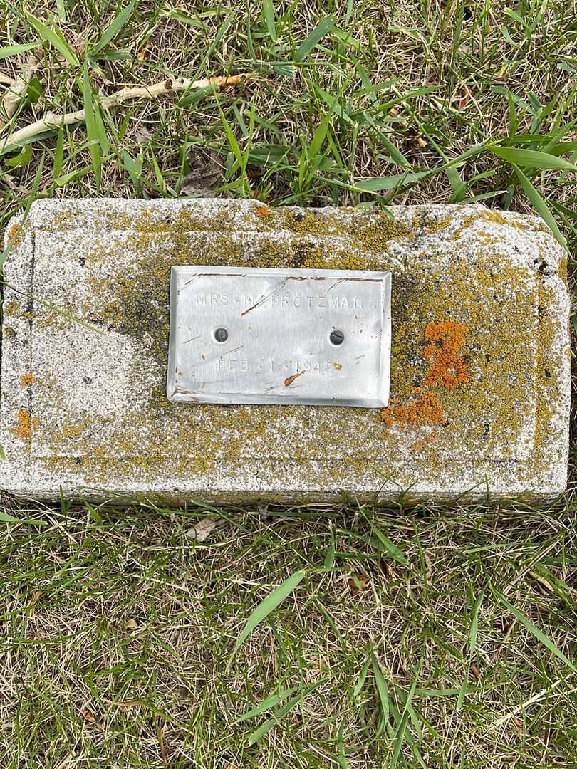 Kenneth O'Neill's grave. Photo 4